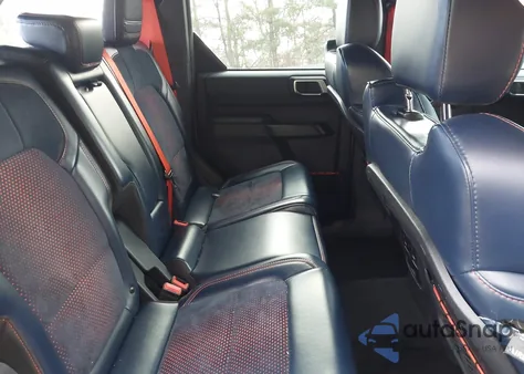 2023 Ford Bronco Raptor z USA, uszkodzony, nr VIN 1FMEE5JR3PLB00552